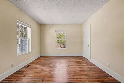 513 Broad Avenue, Greensboro, NC 27406 - Photo 12