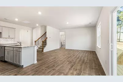 3019 Middle Creek Lane, Greensboro, NC 27405 - Photo 8