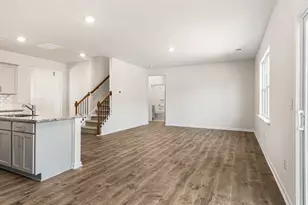 3019 Middle Creek Ln, Greensboro, NC 27405 - Photo 8