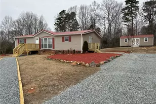 426 Frank Hulin Rd, Lexington, NC 27295 - Photo 2