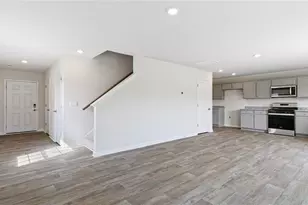 106 Beechwood Cir, Thomasville, NC 27360 - Photo 8