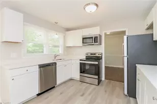 999 Nottingham Rd, High Point, NC 27262 - Photo 4