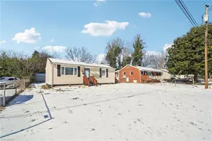 922 Llano Pl, Greensboro, NC 27401 - Photo 4