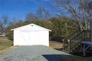 804 Harris St, Burlington, NC 27217 - Photo 4