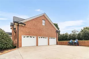 136 Montauk Ct, Clemmons, NC 27012 - Photo 2