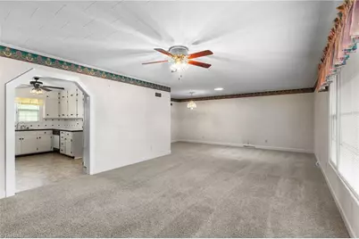 300 E Lee Avenue, Yadkinville, NC 27055 - Photo 8