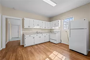 624 Delaware Ave, Burlington, NC 27217 - Photo 12