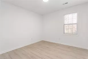 4221 Clovelly Dr, Greensboro, NC 27406 - Photo 28