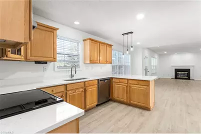 4221 Clovelly Drive, Greensboro, NC 27406 - Photo 4