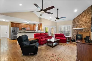 3655 Stimpson Dr, Pfafftown, NC 27040 - Photo 10