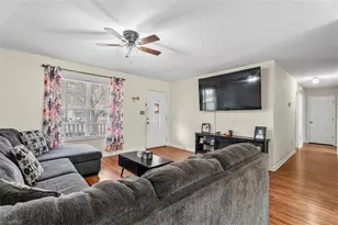 113 Falling Creek Dr, Thomasville, NC 27360 - Photo 8