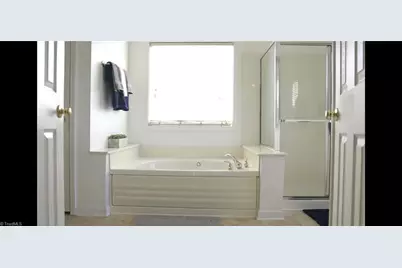 2202 McLaughlin Drive, Greensboro, NC 27406 - Photo 18