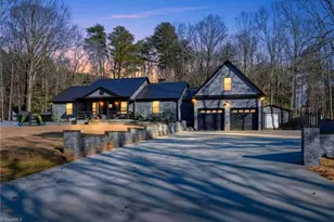 2610 Riverside Dr, Lexington, NC 27292 - Photo 1