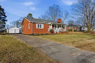 307 Sunrise Ave, Asheboro, NC 27203 - Photo 2