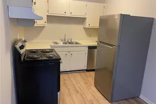 3824 Country Club Rd, Winston-Salem, NC 27104 - Photo 6