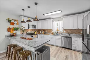 9 Courtesy Dr, Thomasville, NC 27360 - Photo 2