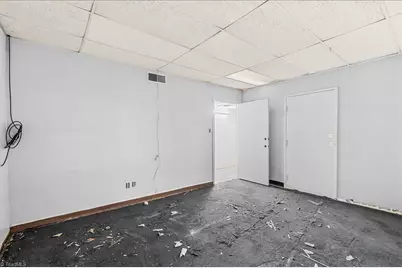 608 Summit Avenue, Greensboro, NC 27405 - Photo 22