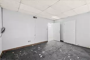 608 Summit Ave, Greensboro, NC 27405 - Photo 22