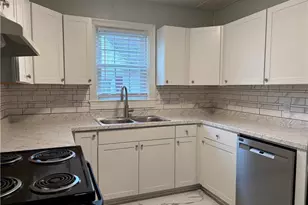 323 S Hamilton St, Eden, NC 27288 - Photo 8