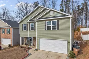 4734 Black Frst Dr, Greensboro, NC 27405 - Photo 2