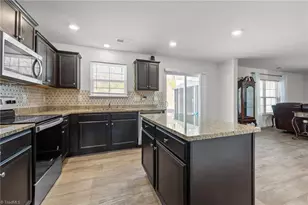 4734 Black Frst Dr, Greensboro, NC 27405 - Photo 10