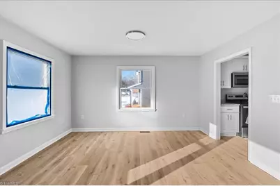 301 Lindbergh Street, Winston-Salem, NC 27104 - Photo 8