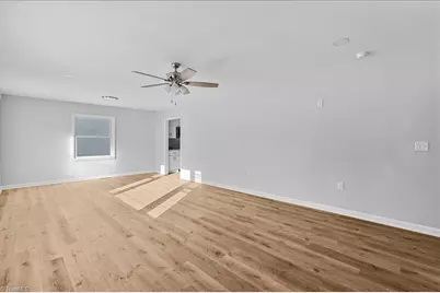 301 Lindbergh Street, Winston-Salem, NC 27104 - Photo 4