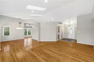 1805 Lynwood Dr, Greensboro, NC 27406 - Photo 2