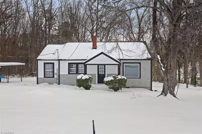 398 Salisbury Street E, Denton, NC 27239 - Photo 2