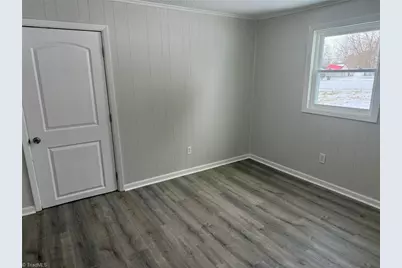 108 Broad Street, Thomasville, NC 27360 - Photo 6