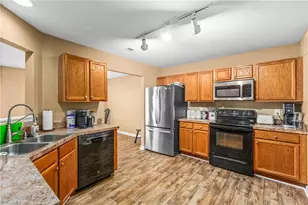 805 Forest Crest Dr, Greensboro, NC 27406 - Photo 8