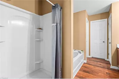 805 Forest Crest Drive, Greensboro, NC 27406 - Photo 14