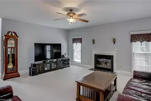 3405 Peninsula Dr, Jamestown, NC 27282 - Photo 4