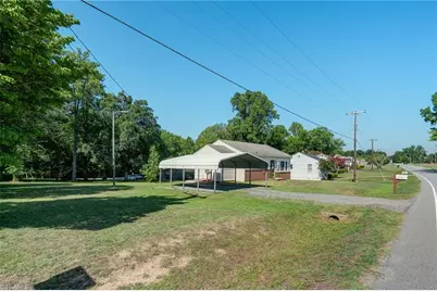 3109 Vance Street Extension, Reidsville, NC 27320 - Photo 2