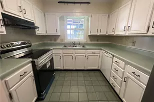 3202 Regents Park Ln, Greensboro, NC 27455 - Photo 2