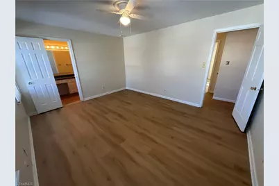 3202 Regents Park Lane #E, Greensboro, NC 27455 - Photo 6