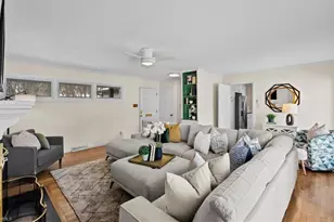 2912 W Cornwallis Dr, Greensboro, NC 27408 - Photo 4