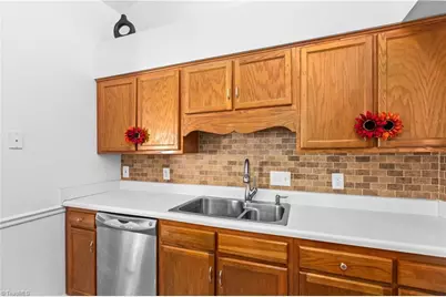 3946 Cobblestone Bend Drive, High Point, NC 27265 - Photo 12