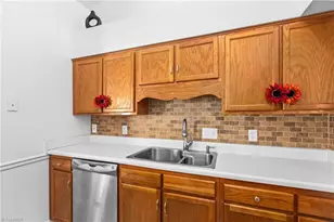 3946 Cobblestone Bend Dr, High Point, NC 27265 - Photo 12