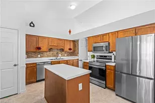 3946 Cobblestone Bend Dr, High Point, NC 27265 - Photo 10