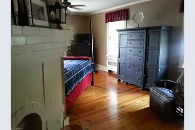 216 W Hunter Street, Madison, NC 27025 - Photo 22