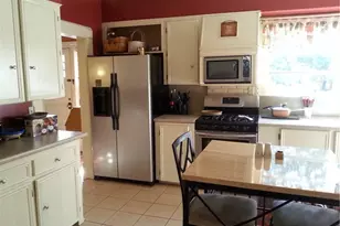 216 W Hunter St, Madison, NC 27025 - Photo 6