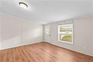 211 Forest Hollow Dr, Statesville, NC 28677 - Photo 10