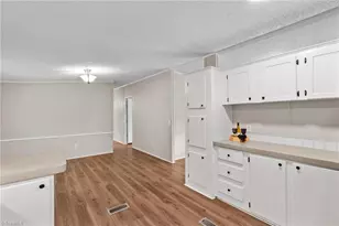 211 Forest Hollow Dr, Statesville, NC 28677 - Photo 16