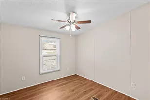 211 Forest Hollow Dr, Statesville, NC 28677 - Photo 38