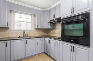 1204 Pebble Dr, Greensboro, NC 27410 - Photo 14