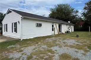 201 E Harden St, Graham, NC 27253 - Photo 2