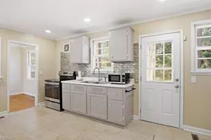 2502 Netherwood Dr, Greensboro, NC 27408 - Photo 8