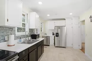 2502 Netherwood Dr, Greensboro, NC 27408 - Photo 14