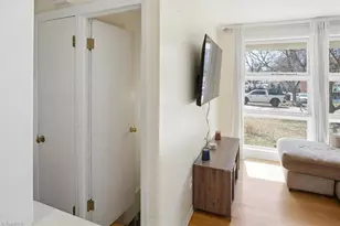 2502 Netherwood Dr, Greensboro, NC 27408 - Photo 16